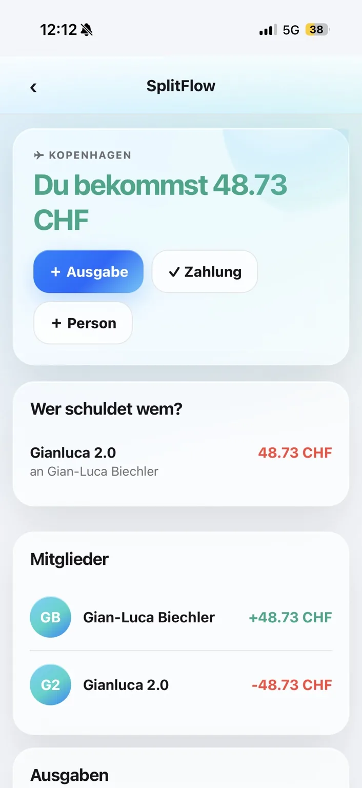 SplitFlow Gruppenansicht mit offenem Saldo, Mitgliedern und Buttons für Ausgabe, Zahlung und Person